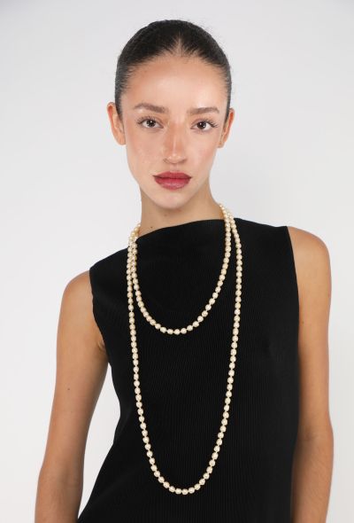 Chanel Collector 1981 Ivory Pearl Sautoir - 1