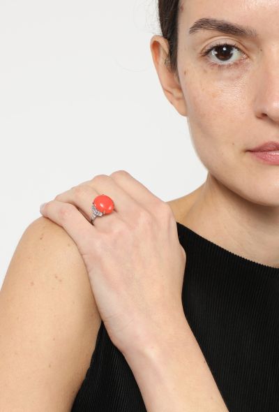 Vintage Fine Jewelry Platinum, Diamond & Coral Ring - 2 Vintage Fine Jewelry Platinum, Diamond & Coral Ring - 2