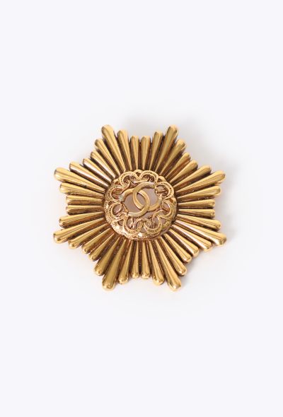 Chanel 1983 'CC' Starburst Brooch - 2