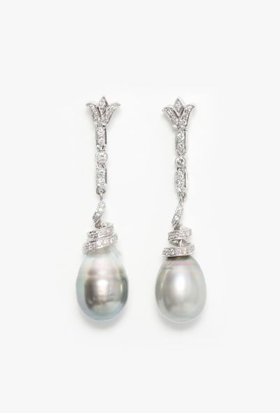Modern Fine Jewelry 18K White Gold Art Deco Grey Pearl & Diamond Drop Earrings - 1