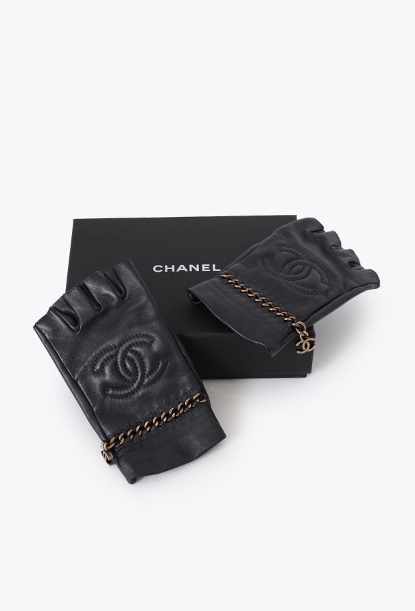 Chanel 2023 Lambskin Chainlink 'CC' Gloves - 2