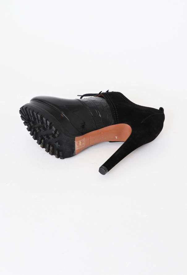 Alaïa Textured Leather Platform Boots - 5 Alaïa Textured Leather Platform Boots - 5