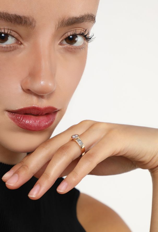 Modern Fine Jewelry 18K Yellow Gold & Diamonds Ring - 2 Modern Fine Jewelry 18K Yellow Gold & Diamonds Ring - 2