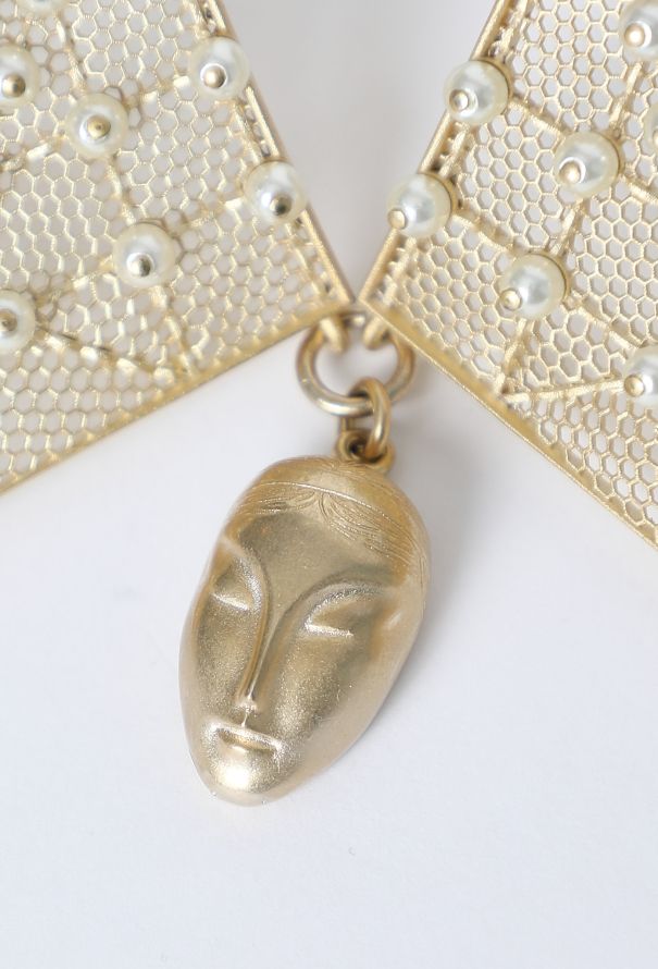 Dior F/W 2022 Pearl Tiara & Cannage Collar - 5