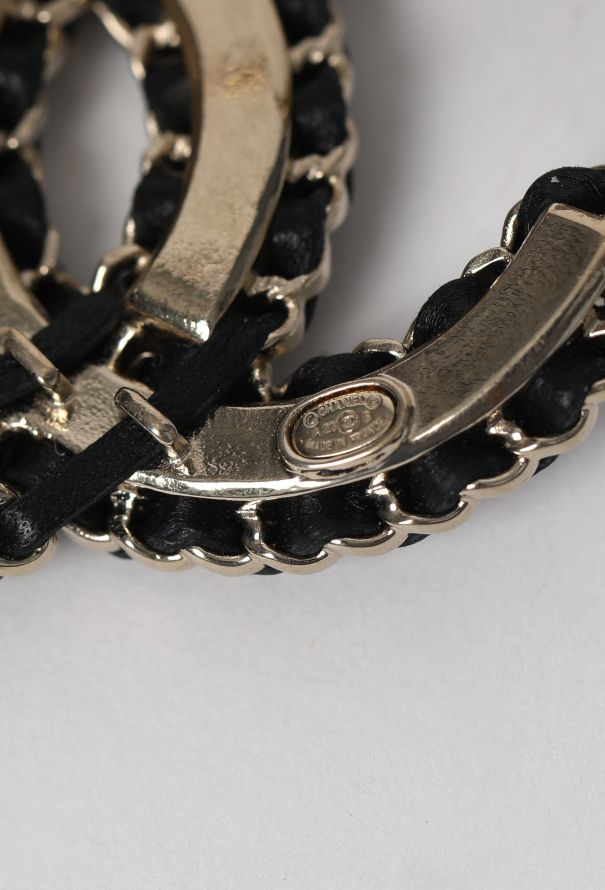 Chanel 2023 Strass Teardrop Brooch - 4