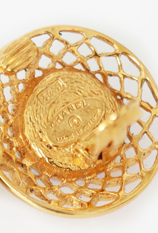 Chanel Vintage Embossed Pearl Clip Earrings - 3