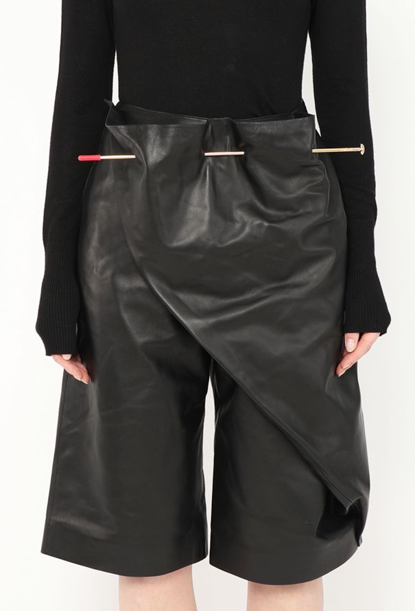 【関税&送料込】Loewe Sand Leather Shorts Loewe Shorts for Women | Mytheresa