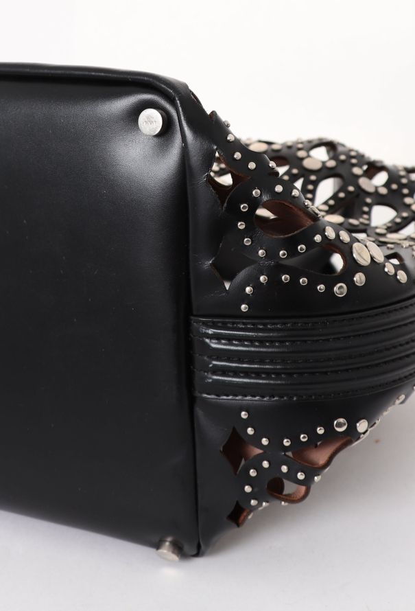 Alaïa Studded Laser-Cut Medium Tote Bag - 7