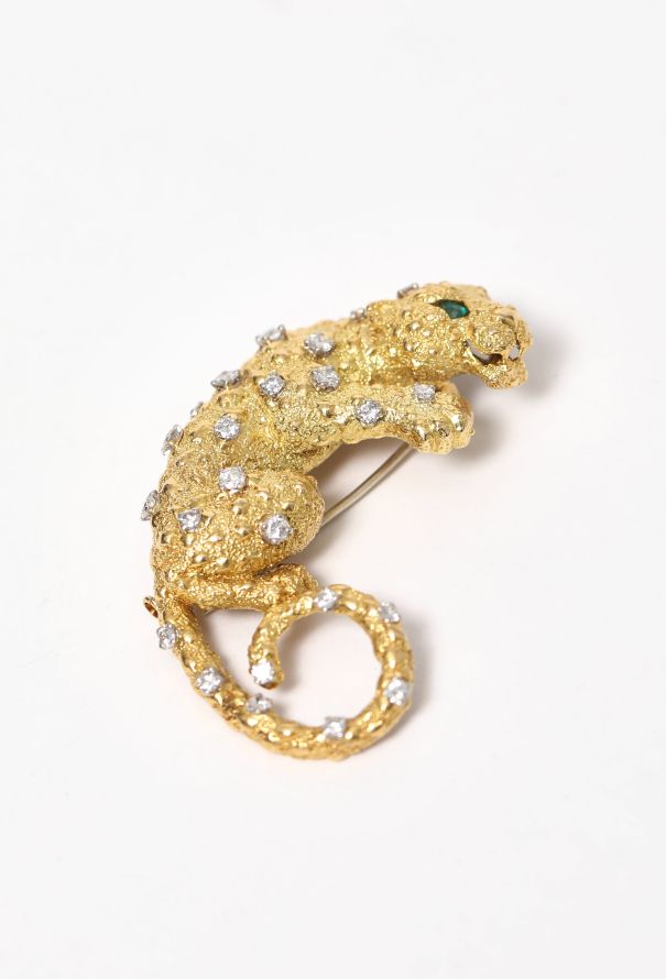 Modern Fine Jewelry 18k Yellow Gold, Diamond & Emerald Panthère  Brooch - 3 Modern Fine Jewelry 18k Yellow Gold, Diamond & Emerald Panthère  Brooch - 3