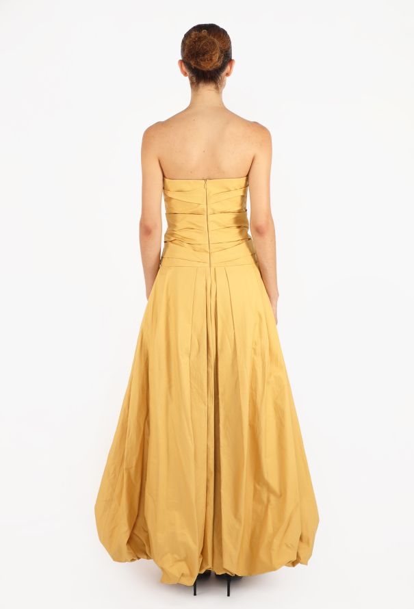 Khaite Ingrid Ruched Bustier Gown, Resort 2020 - 5