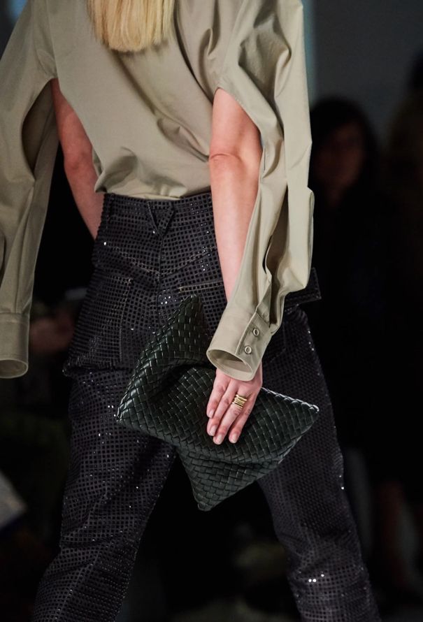 Bottega veneta best sale criss cross clutch