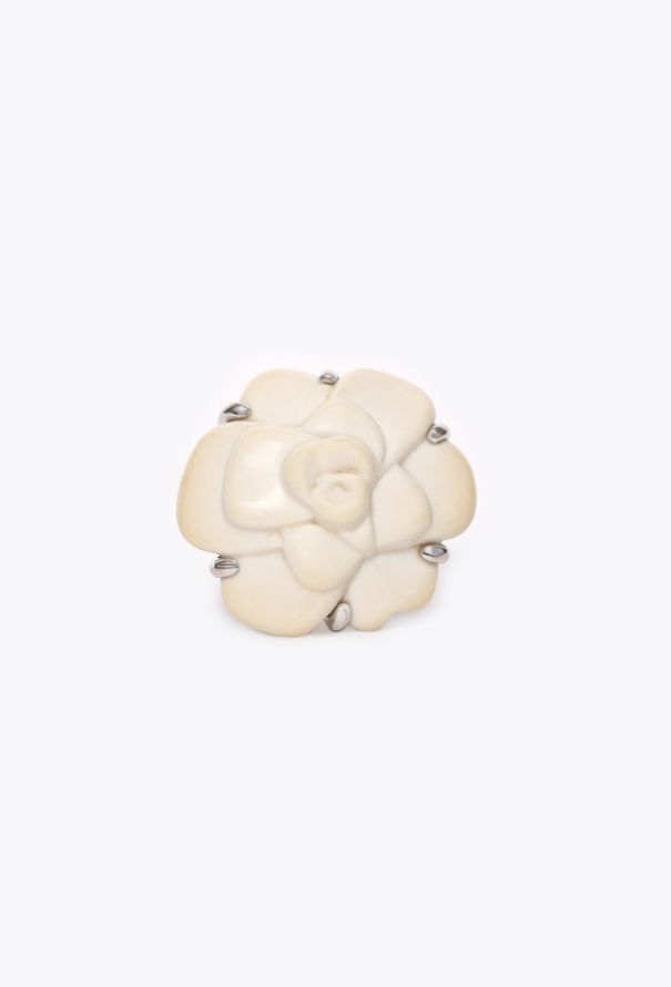 Chanel 18k White Gold & Agate Camélia Ring - 3