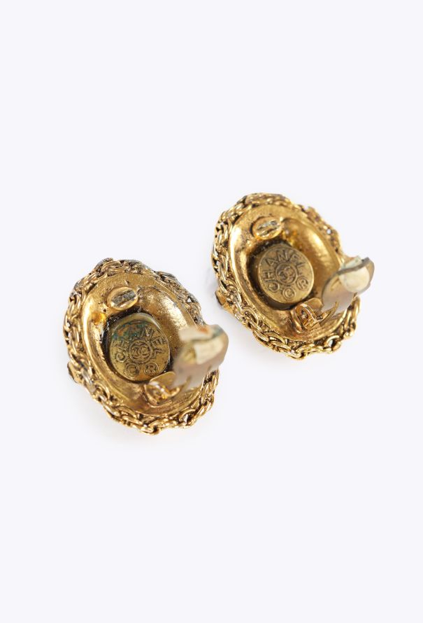 Chanel Sculpted Strass Clip Earrings, 1970s - 6