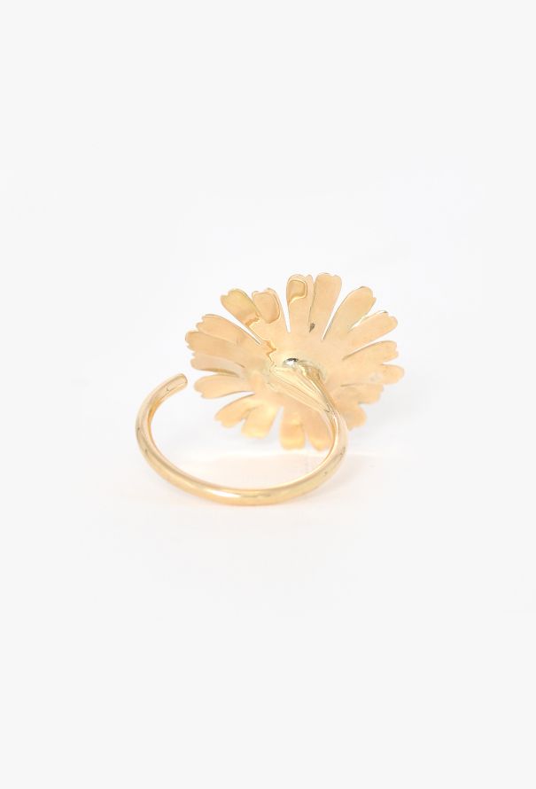 Vintage Fine Jewelry 18k Yellow Gold, Platinum & Diamond Flower Ring - 3 Vintage Fine Jewelry 18k Yellow Gold, Platinum & Diamond Flower Ring - 3