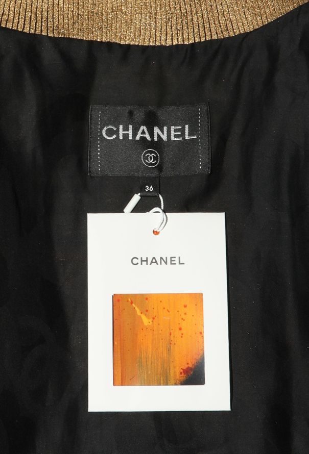 Chanel Pre-Fall 2019 Paris-New York Graffiti Bomber - 6 Chanel Pre-Fall 2019 Paris-New York Graffiti Bomber - 6