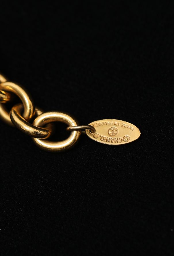 Chanel 1984 Filigree Gripoix Medallion Belt - 6 Chanel 1984 Filigree Gripoix Medallion Belt - 6