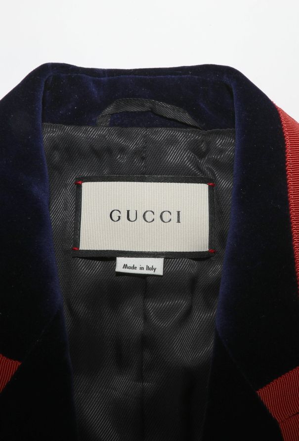Gucci Pre-Fall 2017 Velvet Blazer - 6