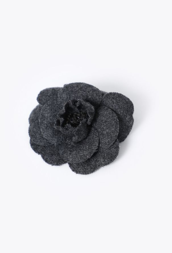 Chanel Grey Flannel Camélia Brooch - 2