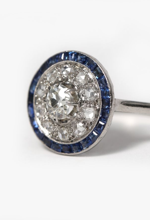 Vintage Fine Jewelry Art Déco Platinum, Diamond & Sapphire Target Ring - 5