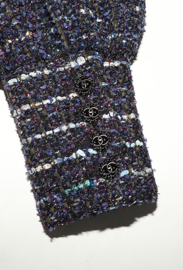 Chanel STUNNING F/W 2018 Iridescent Tweed Jacket - 7