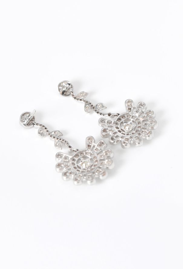 Vintage Fine Jewelry 18k White Gold & 3 Carats Diamond Daisy Earrings - 4 Vintage Fine Jewelry 18k White Gold & 3 Carats Diamond Daisy Earrings - 4