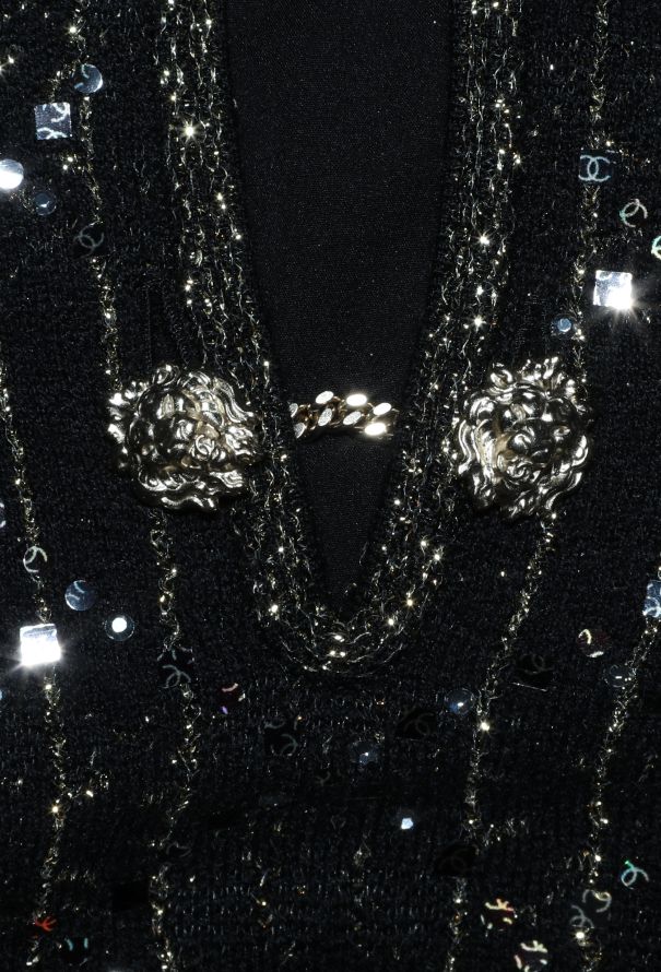 Chanel Pre-Fall 2020 Iridescent Knit Ensemble - 7