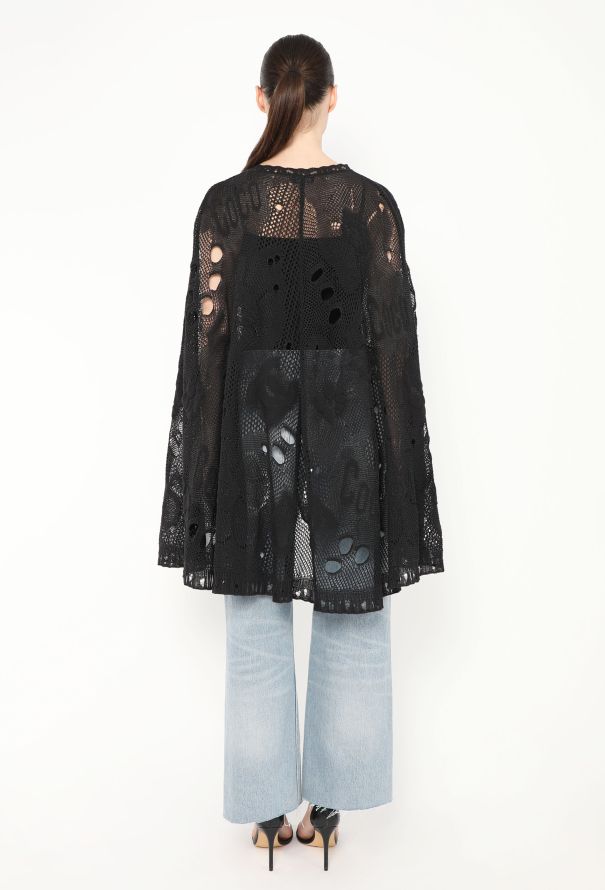 Chanel Crochet Emblem Cape, Resort 2022 - 5