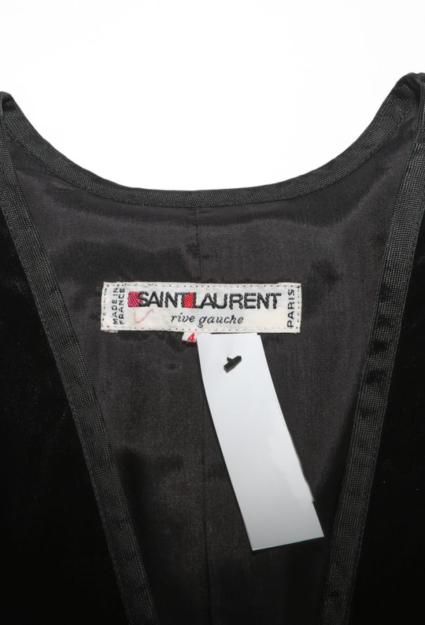 Saint Laurent Velvet Collarless Jacket, 1980 - 6