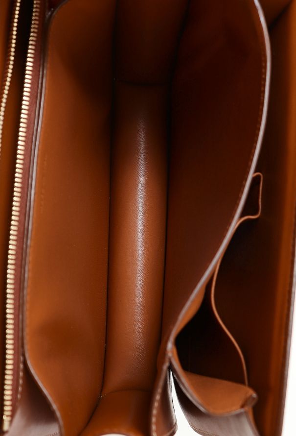 【LOW CLASSIC】SUEDE CARAMEL BOX BAG BROWN LC247BA06BR CELINE Classic Box Shoulder Bag in Brown – More Than You Can
