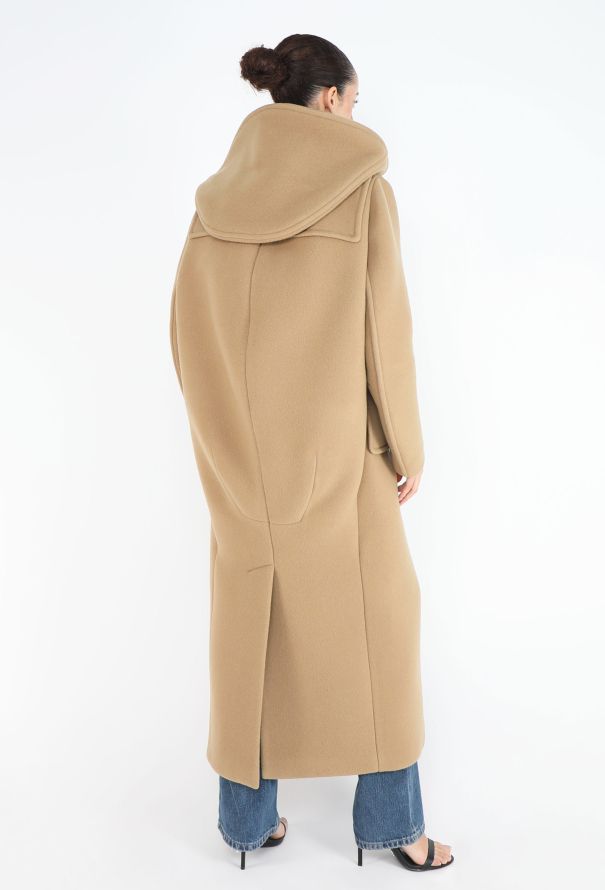 Prada F/W 2023 Sculpted Duffle Coat - 7