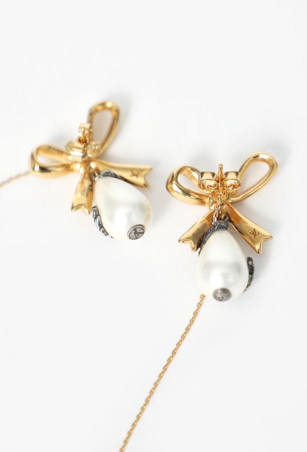 Louis Vuitton Bow & Pearl Drop Earrings, F/W 2018 - 5