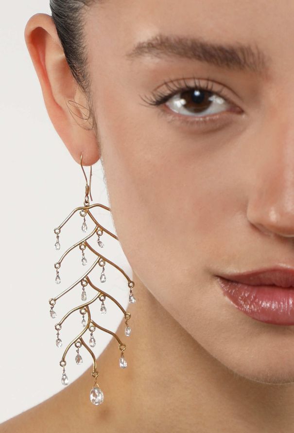 Modern Fine Jewelry Exquisite 18K Gold Chandelier Briolette Diamond Earrings - 2