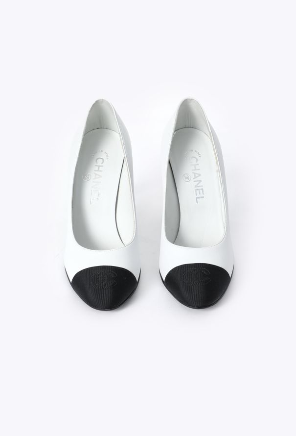 Chanel Bicolor Pearl 'CC' Pumps - 3