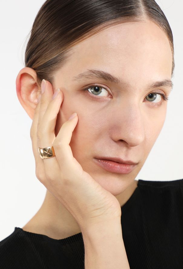 Chanel 18K Yellow Gold Coco Crush Ring - 6