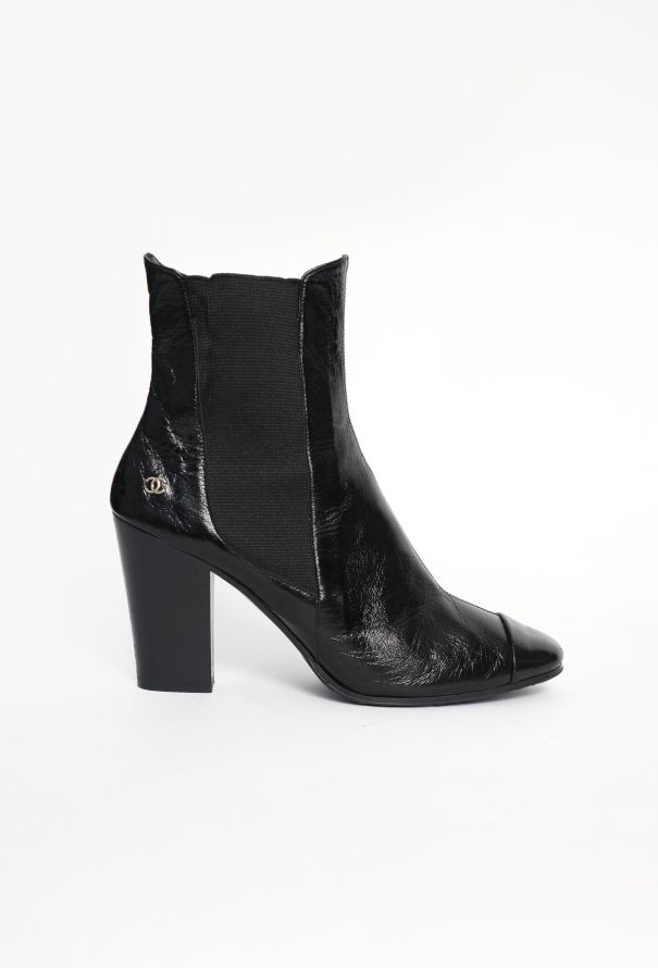 Chanel 2019 'CC' Heeled Chelsea Boots - 1