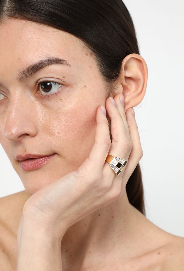 Van Cleef & Arpels Rare 1980s 18k Yellow Gold, Diamond & Onyx Ring - 4