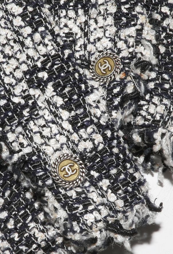 Chanel F/W 2005 Iridescent Bouclé Jacket - 7