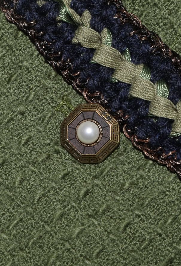 Chanel Pre-Fall 2010 Paris-Shanghai Tweed Braided Ensemble - 11