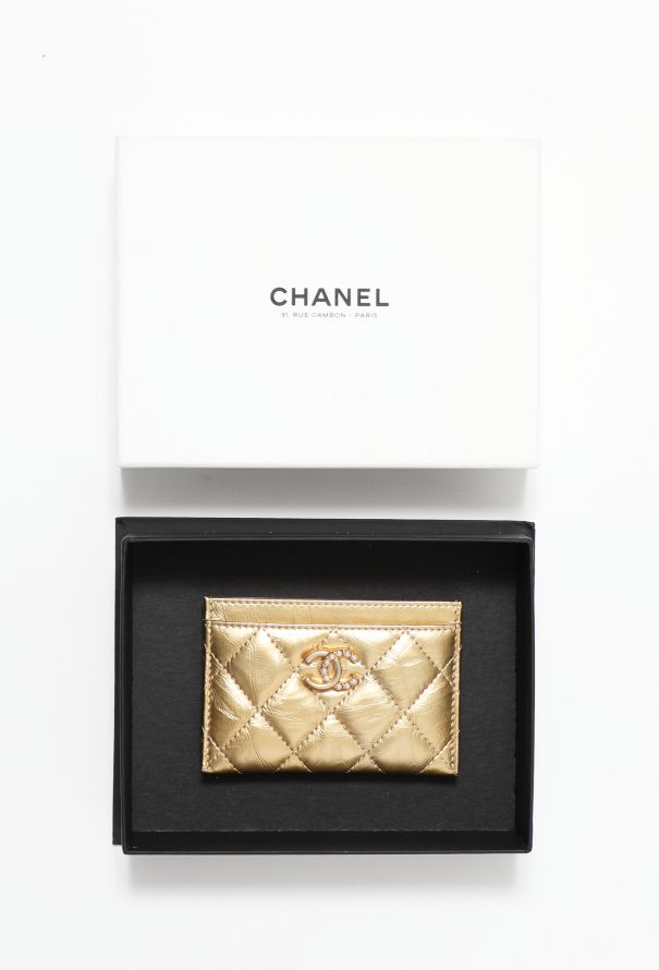 chanel quilted shoulder bags