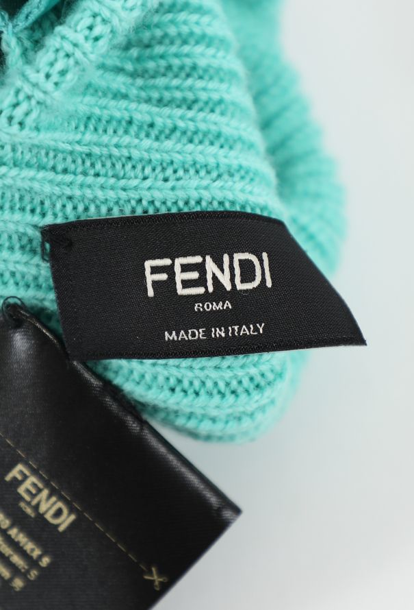 Fendi Resort 2023 Mini Baguette Bag Gloves - 6