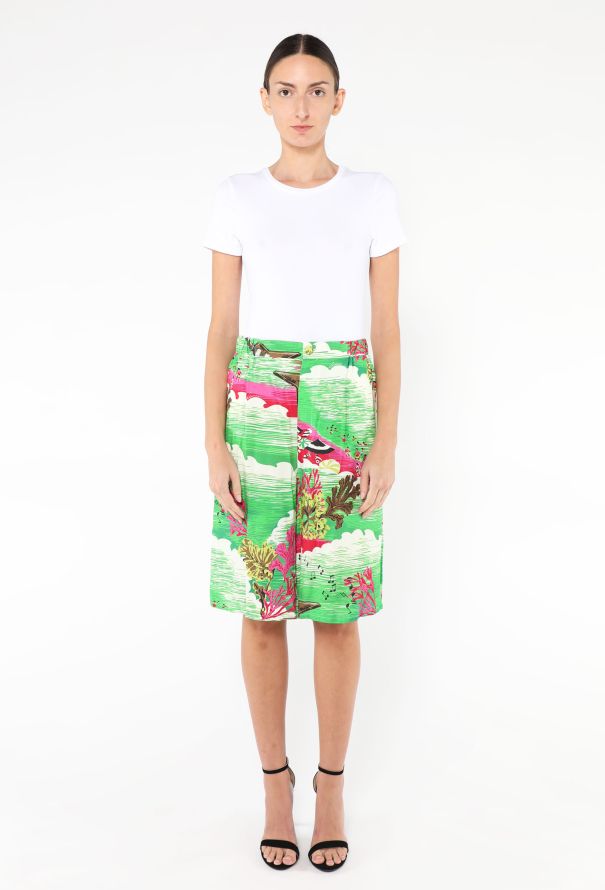 Gucci 2022 Tropical Bermuda Shorts - 3