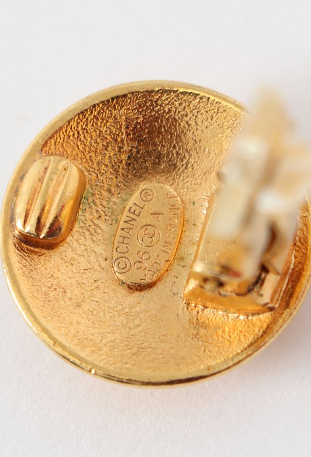 Chanel 1996 Crown 'CC' Clip Earrings - 4 Chanel 1996 Crown 'CC' Clip Earrings - 4