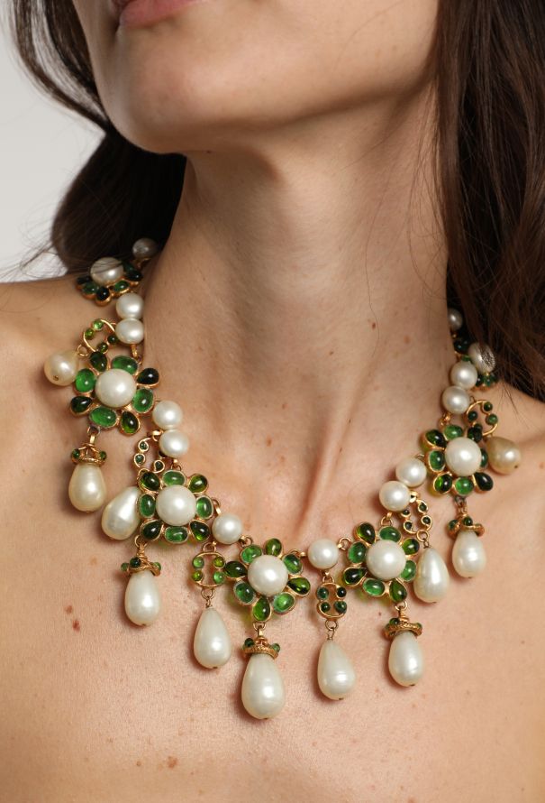 Chanel RARE Early '80s Gripoix Camélia Pearl Necklace - 1