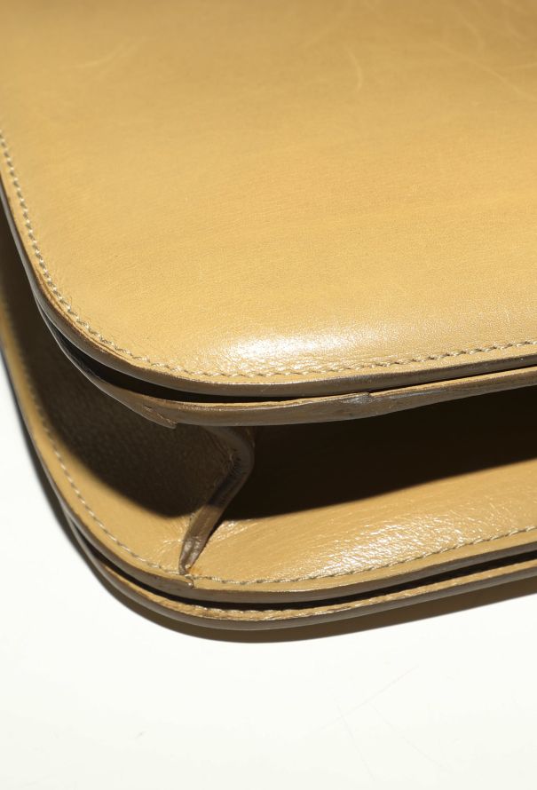 Céline Large Beige Classic Box Bag - 20 Céline Large Beige Classic Box Bag - 20