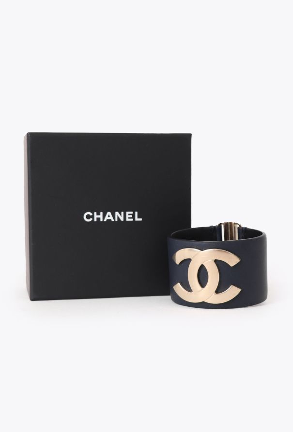 Chanel Resort 2018 'CC' Leather Cuff - 3