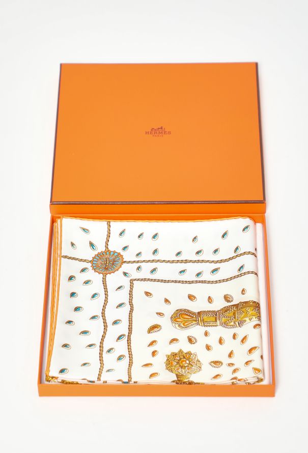 Hermès 'Tresors Retrouve' 90cm Silk Carré - 4 Hermès 'Tresors Retrouve' 90cm Silk Carré - 4