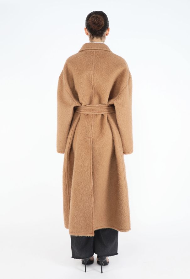 Bottega Veneta F/W 2018 Notched Satin Camel Coat - 6