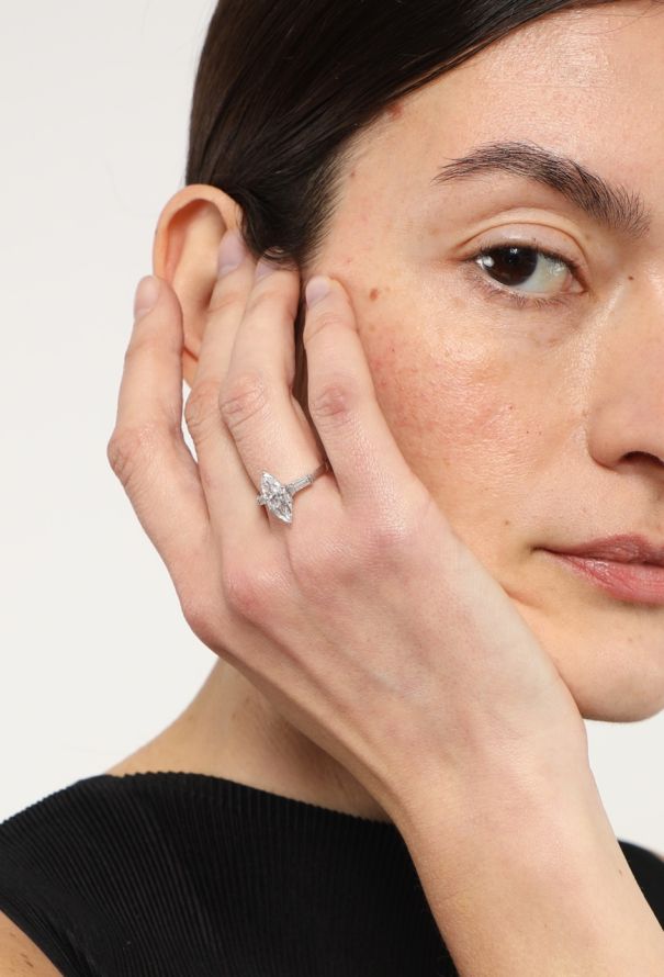 Vintage Fine Jewelry Exquisite 18k White Gold & 2 Carats Diamond Ring - 4 Vintage Fine Jewelry Exquisite 18k White Gold & 2 Carats Diamond Ring - 4