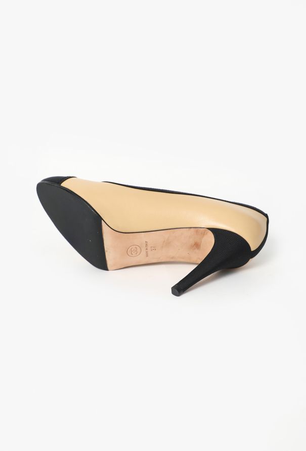 Chanel Classic Bicolor 'CC' Pumps - 5