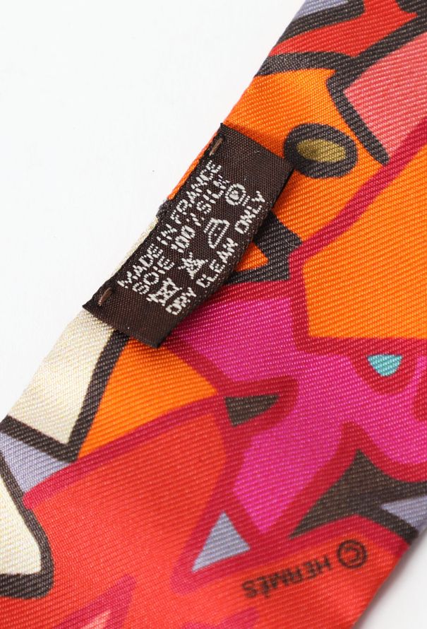 HermèsFit Brings Silk Scarves and Bracelets to the Gym - Manual Jakarta